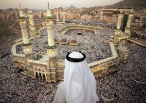 huge crowd in mecca and temple bought by oil money